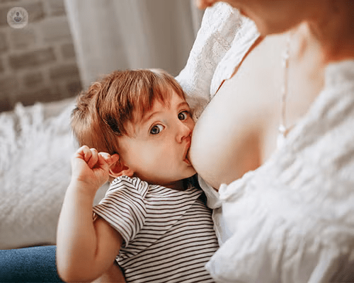 Allattamento materno: benefici per il bambino e la madre